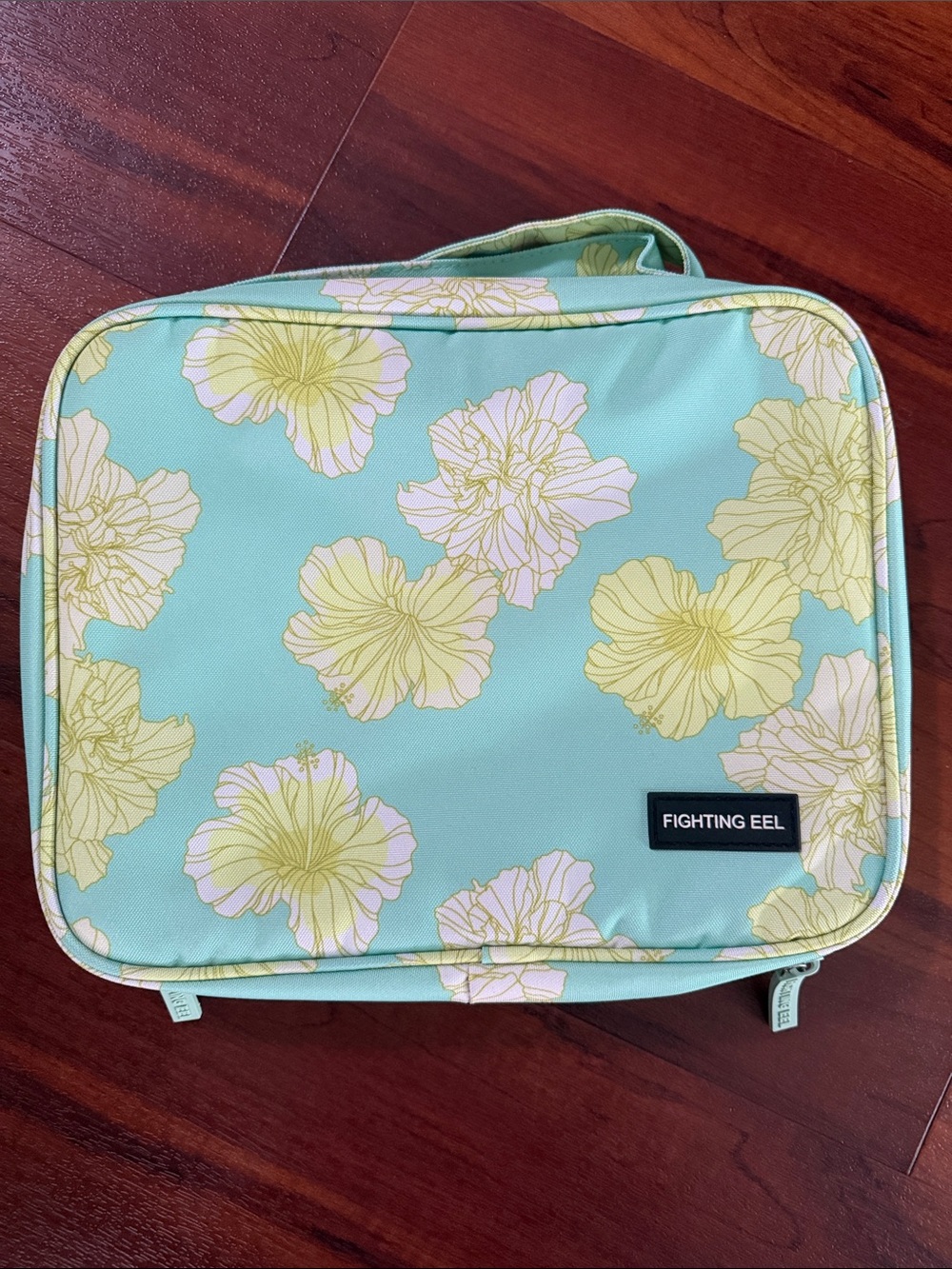 NWOT Fighting Eel Starfruit Summer Hibiscus Toiletries Bag
